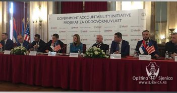 POTPISIVANjE SPORAZUMA O SARADNjI IZMEĐU MISIJE USAID-A U SRBIJI I LOKALNIH SAMOUPRAVA, KOJE SU ODABRANE KAO UČESNICE PROJEKTA ZA ODGOVORNU VLAST.